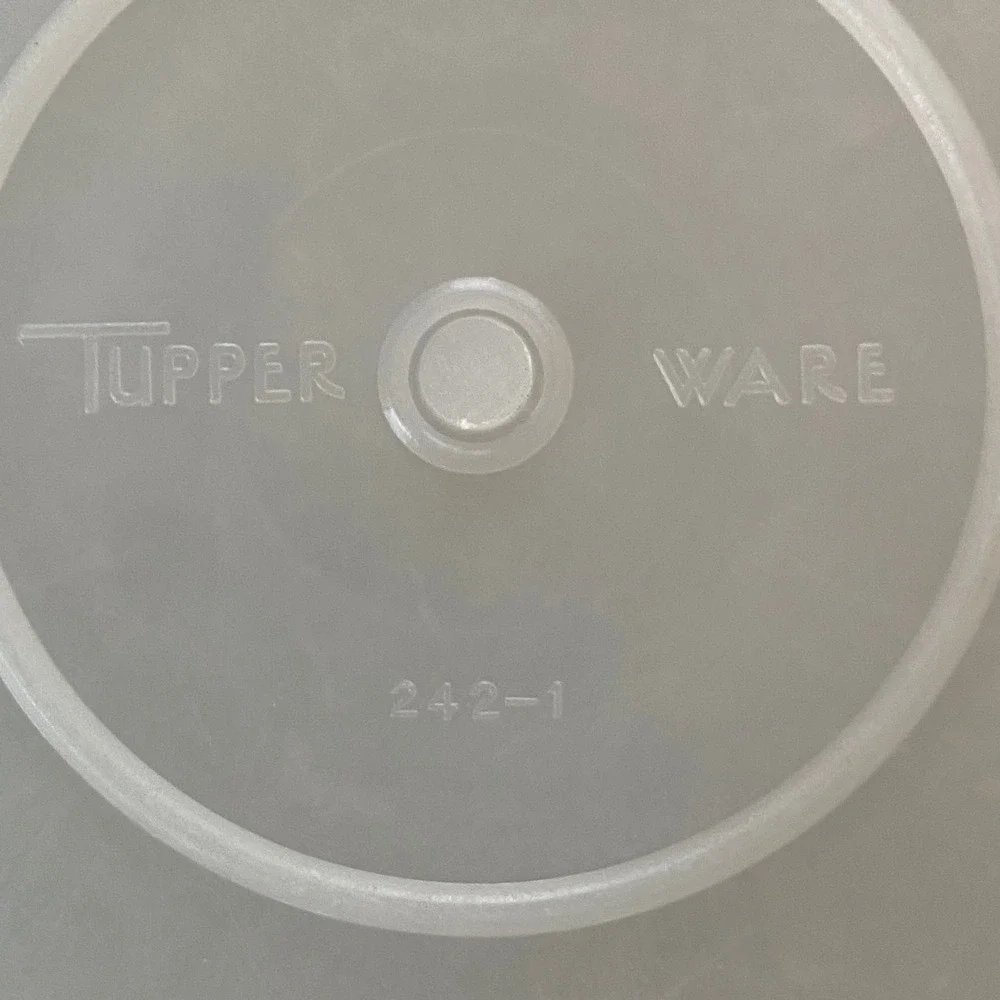Vintage Tupperware Millionaire Line 1954 Round Bowl 242-1 Seal 12‎ Inch White